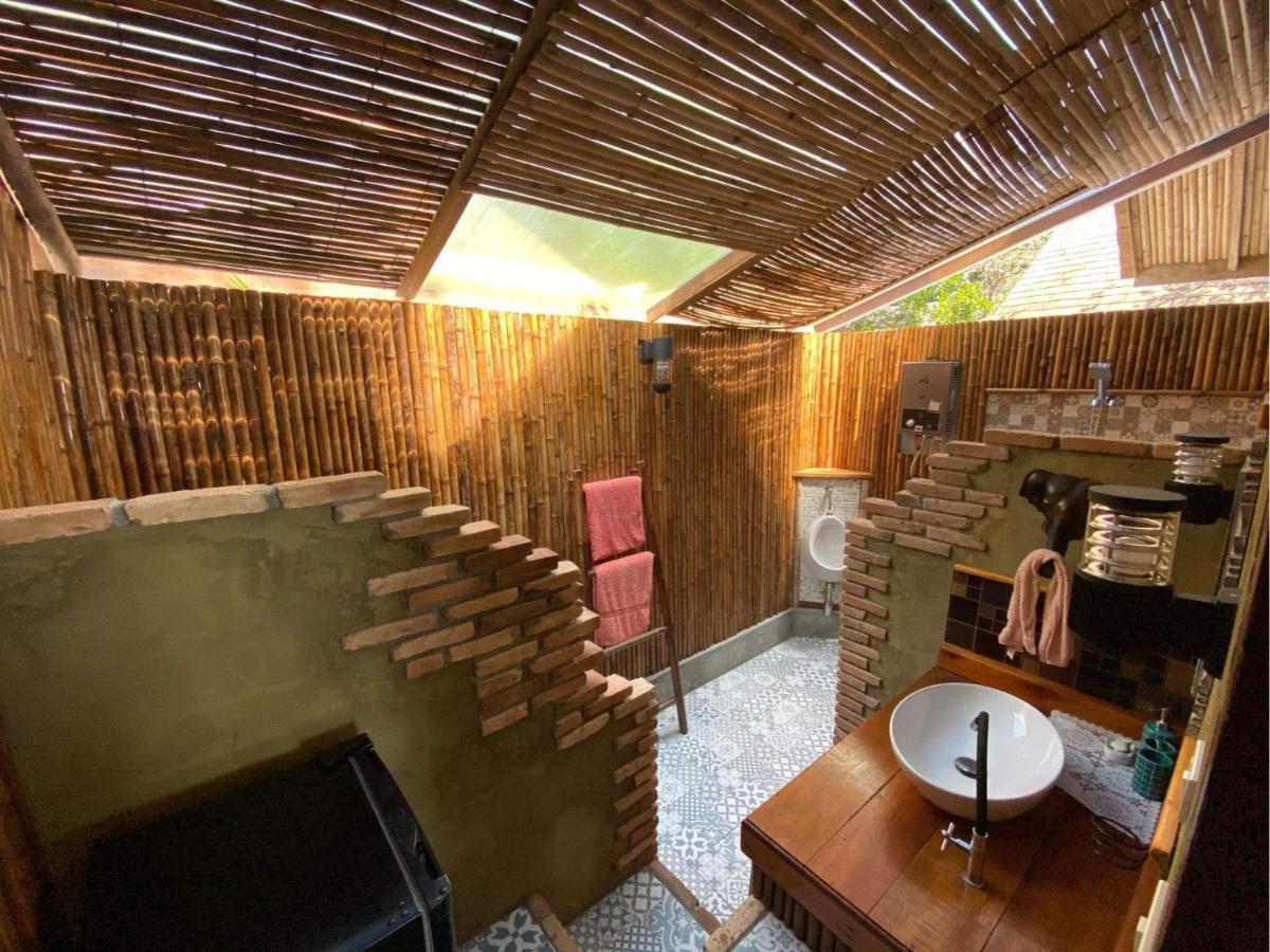 Pp Land Beach Eco Resort Koh Phayam Esterno foto