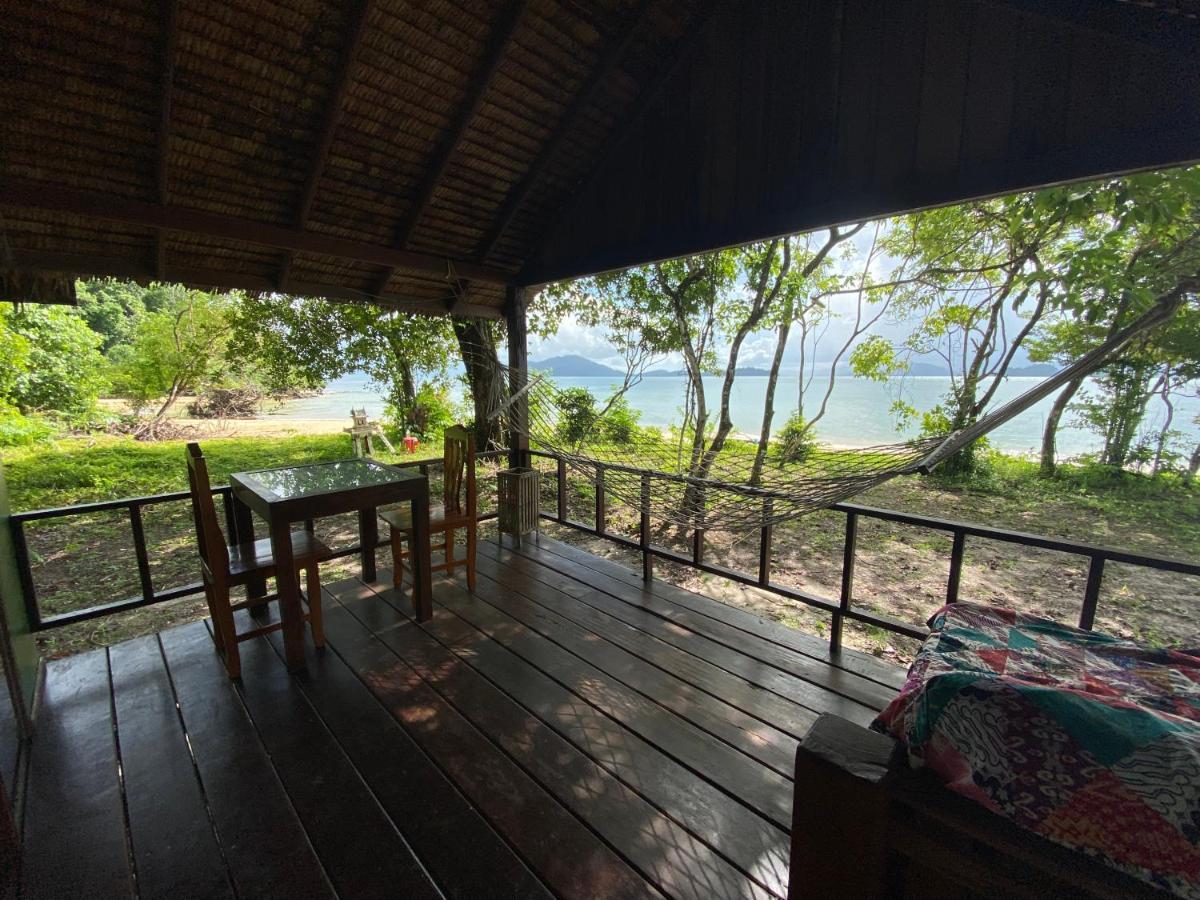 Pp Land Beach Eco Resort Koh Phayam Esterno foto