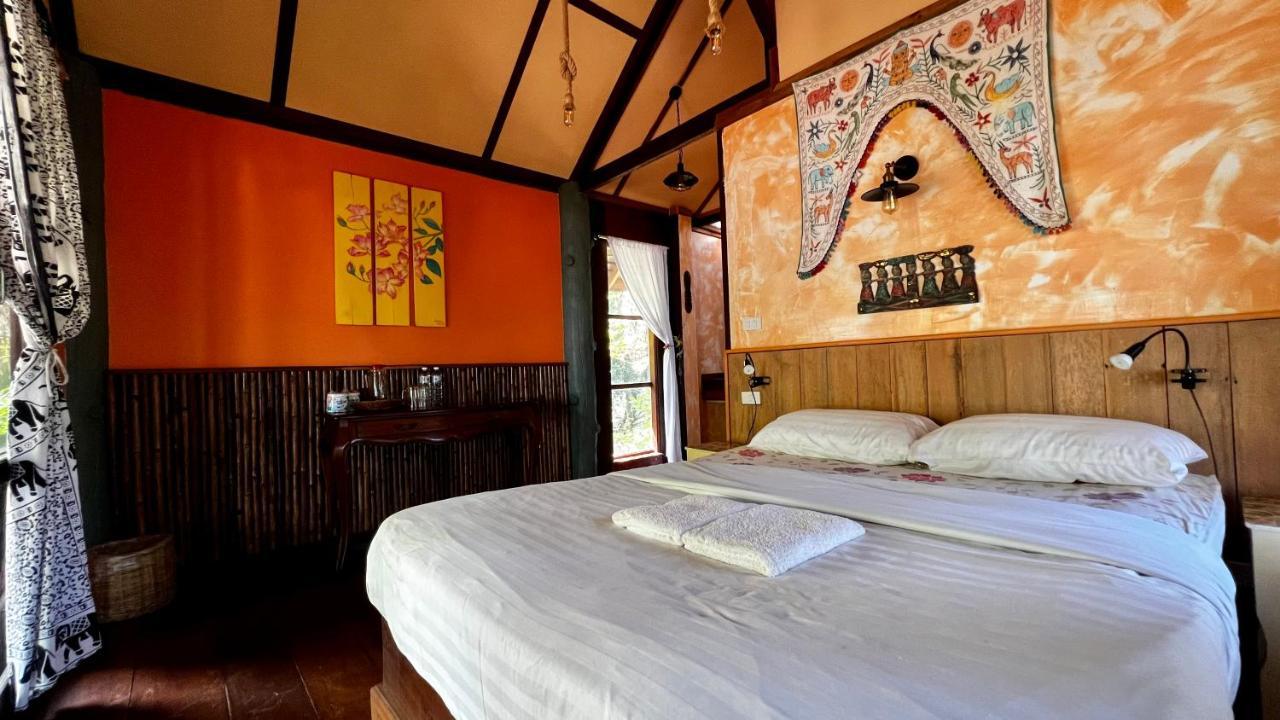Pp Land Beach Eco Resort Koh Phayam Esterno foto