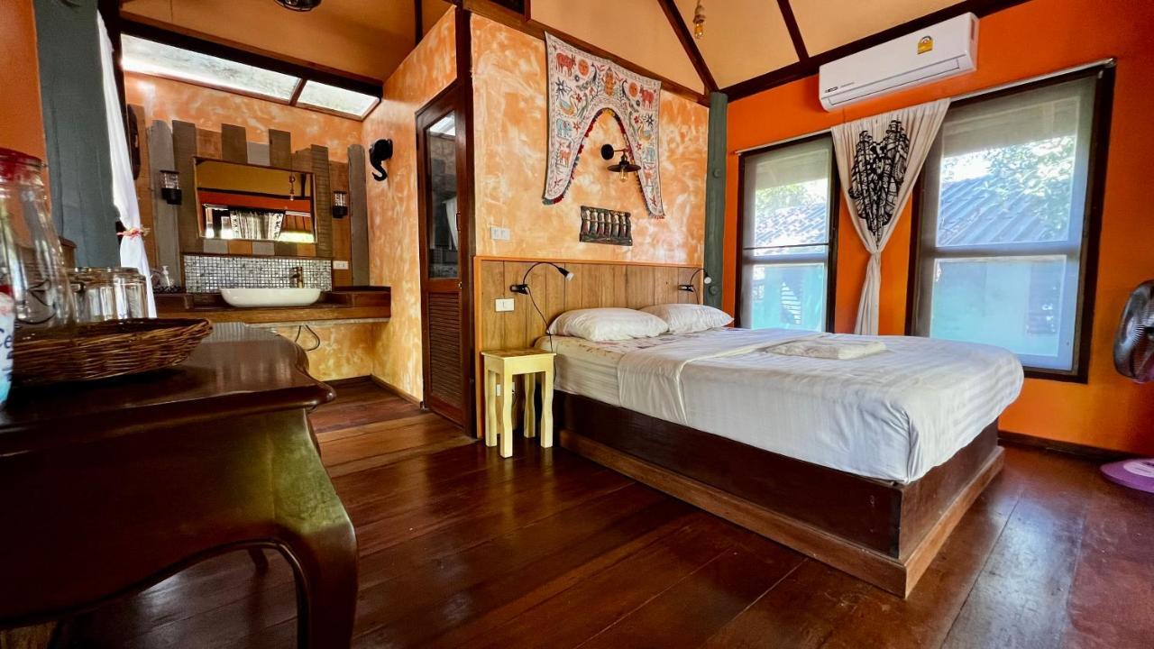 Pp Land Beach Eco Resort Koh Phayam Esterno foto